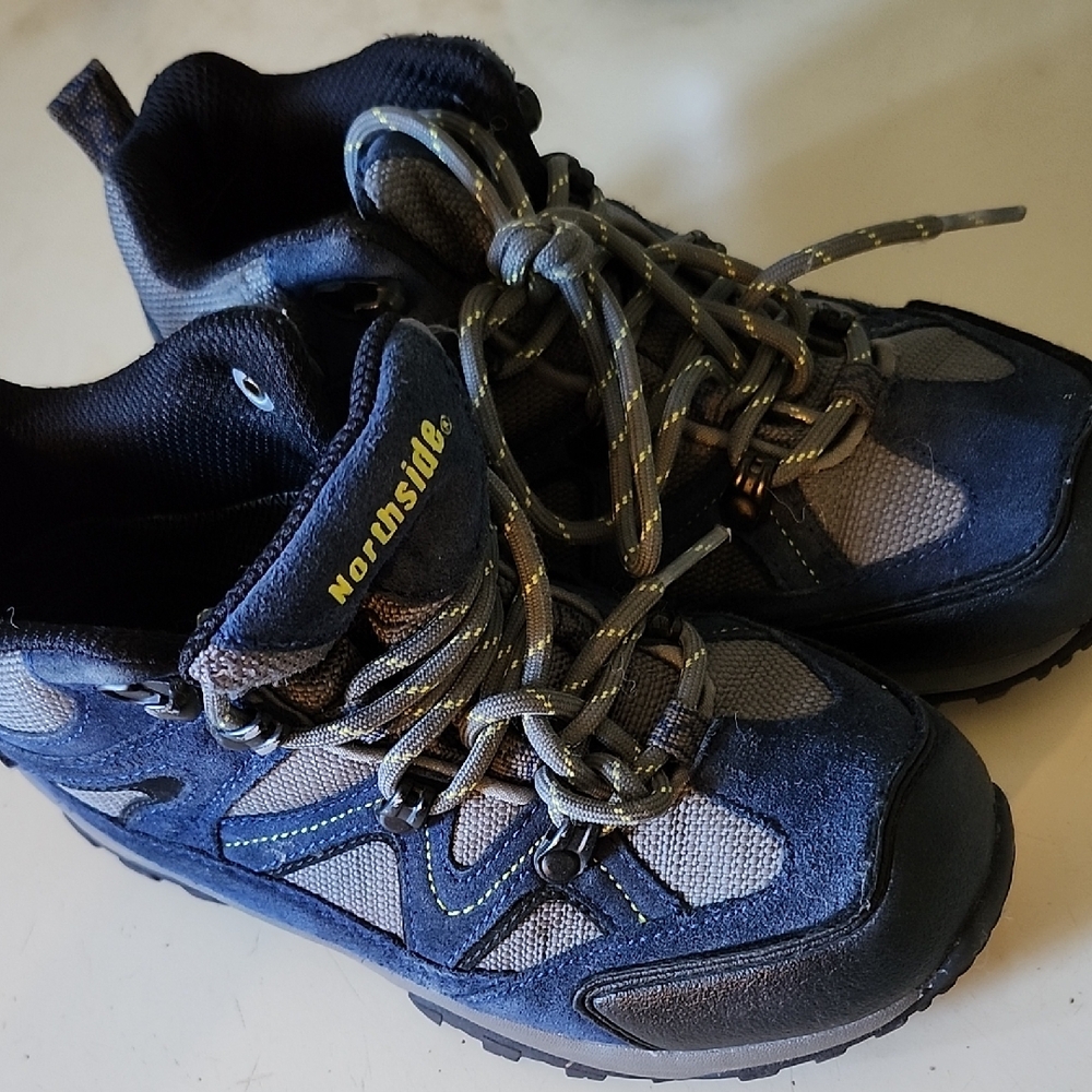 Northside Kids Navy and Gray Boots